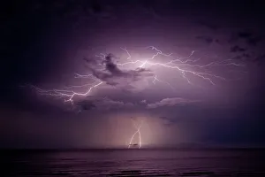 Dramatic Sky Gallery: Lightning at Dripstone Cliffs