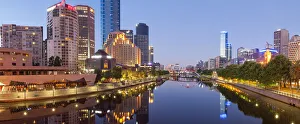Melbourne City at dawn along the Yarra River Melbourne City at dawn along the Yarra River