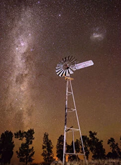 Images Dated 26th January 2014: milkyway and a windmill