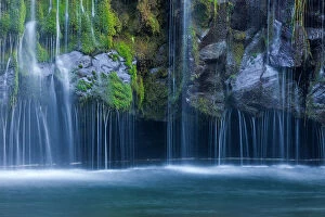 Images Dated 21st October 2009: Mossbrae Falls