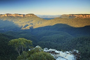 Mt Solitary and Jamison Valley, Blue Mountains Mt Solitary and Jamison Valley, Blue Mountains