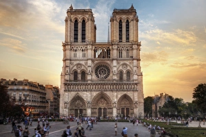 <b class=qtipBold><figcaption>Notre Dame Cathedral, Paris, France</figcaption></b><br><em>© 2012 :: Artie | Photography ::</em> Notre Dame Cathedral, Paris, France