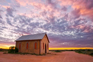 Images Dated 25th December 2010: Outback Church