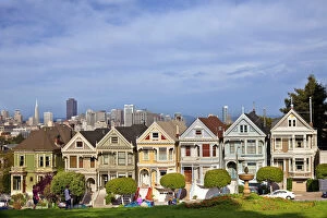 Images Dated 3rd April 2011: Painted ladies Alamo square Seven Sisters