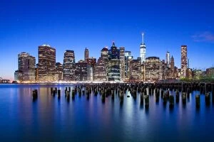Images Dated 27th April 2015: Perfect Manhattan skyline at dusk