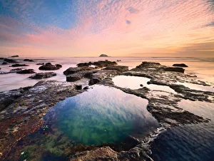 Images Dated 4th June 2012: Rainbow Ponds