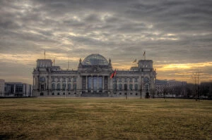 Images Dated 13th March 2011: The Reichstag on cloudy sunrise light