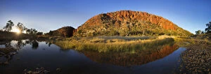 Images Dated 22nd August 2018: Sunrise at Glen Helen Gorge with Finke River, West MacDonnell Ranges, Northern Territory