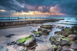 Images Dated 20th September 2014: Sunrise over the rock pool