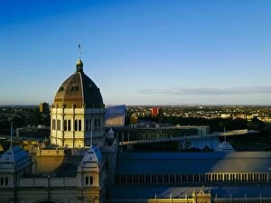 Images Dated 30th December 2016: Sunset Aerial view of north Melbourne and the exhibition centre, Carlton gardens, Victoria