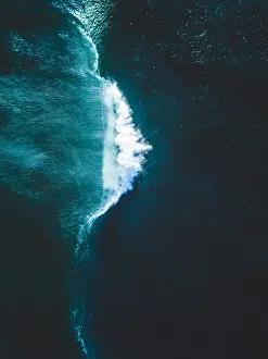 Aerial Views Gallery: Wave, Iceland