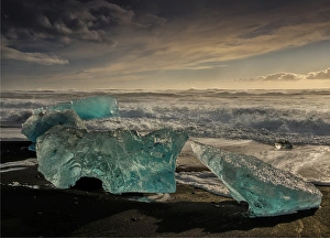 Winter scene at Jokulsarlon beach, Southern Iceland Winter scene at Jokulsarlon beach, Southern Iceland