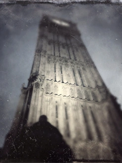 <b class=qtipBold><figcaption>Its behind you</figcaption></b><br>Big Ben, London.<br><em>© angelacollier2015</em> Its behind you
