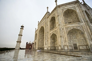 <b class=qtipBold><figcaption>3/4 frontal view of Taj Mahal</figcaption></b><br>3/4 frontal view of Taj Mahal.<br><em>© Andrew Geiger</em> 3/4 frontal view of Taj Mahal