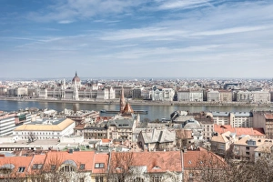 <b class=qtipBold><figcaption>Aerial view of Budapest</figcaption></b> Aerial view of Budapest
