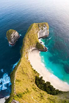 Images Dated 31st August 2019: Aerial view of T-rex beach, Nusa Penida, Bali