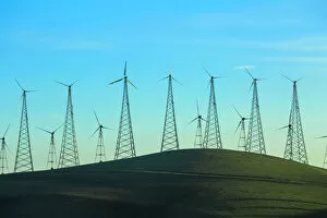 Images Dated 15th November 2014: Altamont Pass Wind Farm, largest concentration of wind turbines in world, near Livermore