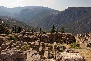 <b class=qtipBold><figcaption>Ancient ruins in Delphi, Greece</figcaption></b><br><em>© Anna Pekunova</em> Ancient ruins in Delphi, Greece