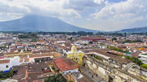 Arco de Santa Catalina (Santa Catalina Arch) and Antigua City in Guatemala Arco de Santa Catalina (Santa Catalina Arch) and Antigua City in Guatemala