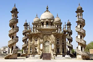<b class=qtipBold><figcaption>Bahauddin Makbara</figcaption></b><br>Exterior view of Bahauddin Makbara against blue sky.<br><em>© © 2012 Malcolm P Chapman</em> Bahauddin Makbara