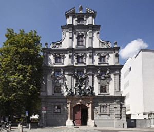Baroque facade of the Zeughaus arsenal with Sankt-Michaels-Gruppe group, Augsburg Baroque facade of the Zeughaus arsenal with Sankt-Michaels-Gruppe group, Augsburg