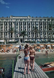 Images Dated 20th September 2010: The Beach At Cannes
