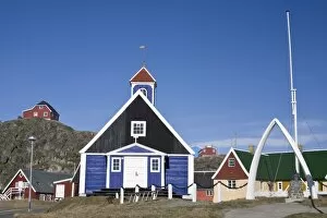 Images Dated 6th June 2006: Berthels Church with an archway made of whale jawbones, colonial center of Sisimiut, Greenland