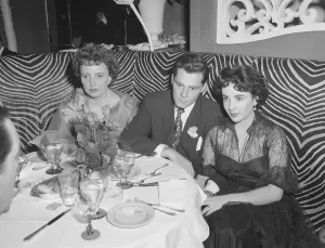Elizabeth Taylor at El Morocco Nightclub Print