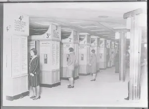 London Underground History Prints: Patrons Using Ticket Machines