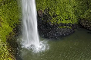 Bridal Veil Falls surrounded by dense rainforest, Raglan, Waikato, North Island, New Zealand Bridal Veil Falls surrounded by dense rainforest, Raglan, Waikato, North Island, New Zealand