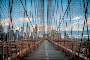 <b class=qtipBold><figcaption>On the Brooklyn Bridge</figcaption></b><br>The intricate cable system of the iconic Brooklyn Bridge. On the Brooklyn Bridge