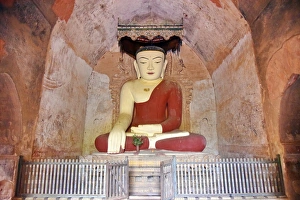 Buddha sculpture inside Su La Ma Ni Pahto terracotta Temple, Bagan, unesco ruins Myanmar Buddha sculpture inside Su La Ma Ni Pahto terracotta Temple, Bagan, unesco ruins Myanmar