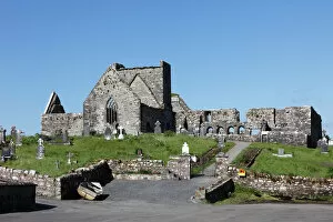 Graves Gallery: Burrishoole Abbey near Newport, County Mayo, Connacht, Republic of Ireland, Europe