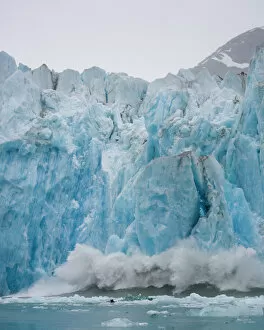 Images Dated 9th July 2007: Calving Icebergs, Dawes Glacier, Alaska