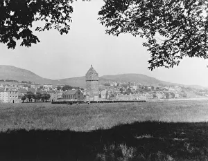 <b class=qtipBold><figcaption>Campbeltown</figcaption></b><br>Campbeltown, Argyllshire, Scotland, showing the War Memorial, circa 1930. (Photo by Fox Photos/Hulton Archive/Getty Images)<br><em>© 2011 Getty Images</em> Campbeltown