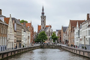 Canal and surrounding houses, Bruges, Belgium Canal and surrounding houses, Bruges, Belgium