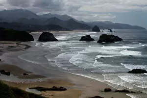 Geographical Locations Gallery: Cannon Beach, view from Ecola State Park, Oregon, USA