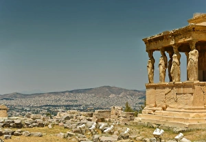 <b class=qtipBold><figcaption>Caryatids of Acropol in Greece</figcaption></b><br>Caryatids of the Erechtheion temple on the Acropolis of Athens built between 421 and 406 BC proudly carry the weight of the roof of the temple since the millennia.<br><em>© ©2015 Sizun Eye</em> Caryatids of Acropol in Greece