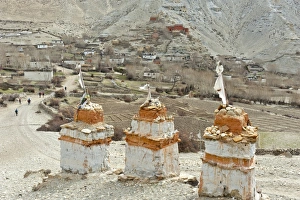 Three chorten, Tibetan religious buildings, near the village of Geling, Upper Mustang, Lo, Nepal Three chorten, Tibetan religious buildings, near the village of Geling, Upper Mustang, Lo, Nepal
