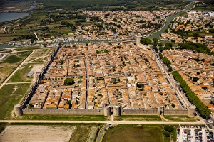 City gates, historic centre in the quadrilateral of Aigues-Mortes, Camargue, Languedoc-Roussillon, France City gates, historic centre in the quadrilateral of Aigues-Mortes, Camargue, Languedoc-Roussillon, France