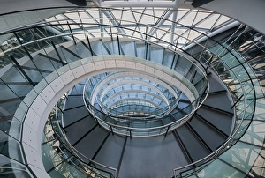 <b class=qtipBold><figcaption>City hall stairs</figcaption></b><br>This is the spiral staircase in the city hall on London's Tower Bridge area.<br><em>© jhimages</em> City hall stairs