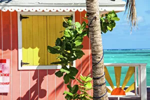 Jamaica Gallery: Colorful buildings on the Turks and Caicos islands