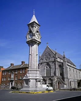 Images Dated 11th September 2008: Daniel O Connell Monument at the End of O Connell Street