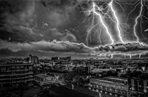<b class=qtipBold><figcaption>Dark Thunder</figcaption></b><br>Thunder over Niaosong.<br><em>© KHH1971</em> Dark Thunder