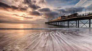 Images Dated 4th September 2014: Dawn Pier