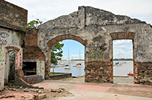 Colonia Del Sacramento Gallery: Derelict Buildings