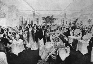 <b class=qtipBold><figcaption>Dining At The Savoy</figcaption></b><br>Diners at the Savoy Restaurant, London, circa 1890. (Photo by Hulton Archive/Getty Images)<br><em>© 2010 Getty Images</em> Dining At The Savoy