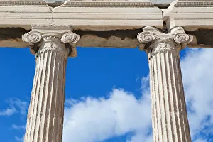 <b class=qtipBold><figcaption>Doric Columns, Parthenon</figcaption></b><br>A pair of the Parthenon's doric style columns. Doric Columns, Parthenon