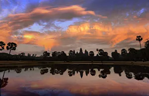 dramatic sunrise sky over angkor wat complex siemreap dramatic sunrise sky over angkor wat complex siemreap