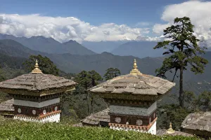 Druk wangyal chorten, Dorcha La Pass, Bhutan Druk wangyal chorten, Dorcha La Pass, Bhutan